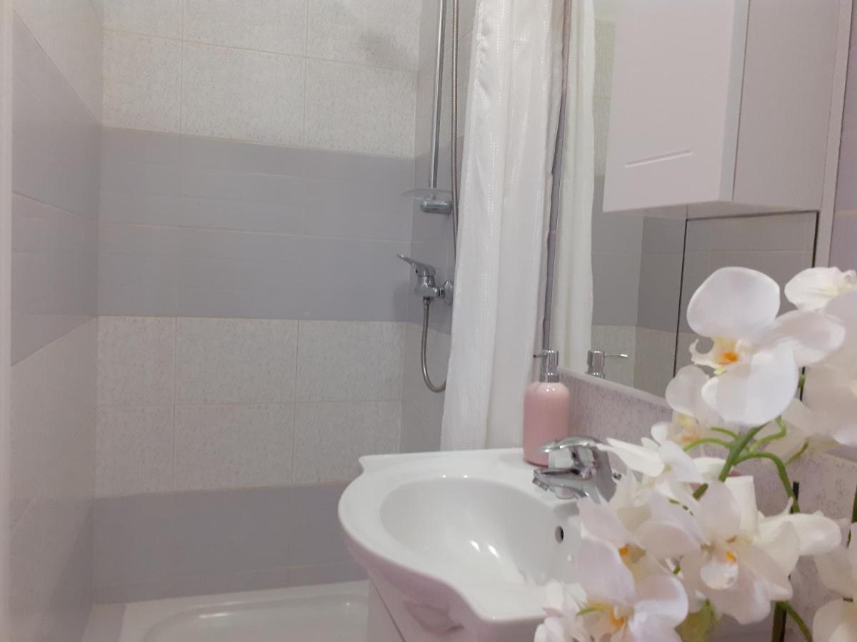 Hotel Nina Baška Voda Zewnętrze zdjęcie